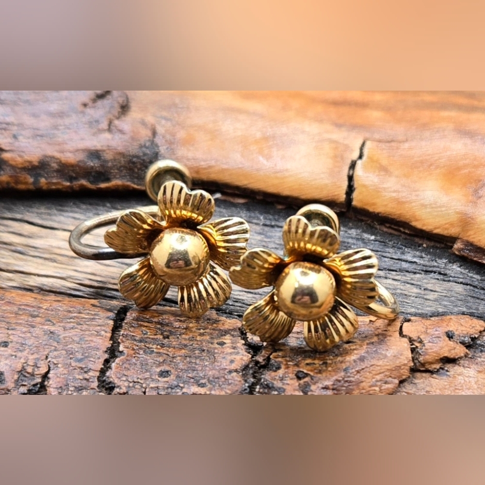 Van Dell 12K Gf Earrings Floral Signed Screw Back Vintage Measures .5" Sq EUC 🌼